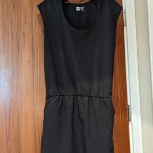 MEC travel dress size M